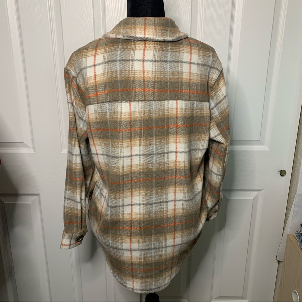 Charlotte Russe Tan Plaid Shacket Jacket - Picture 4 of 8